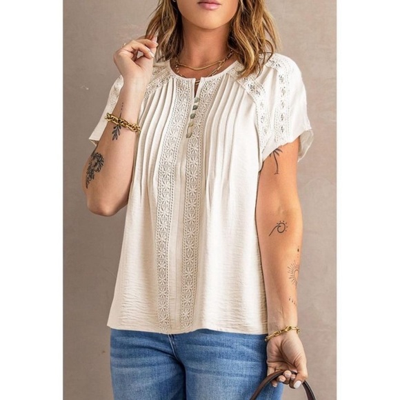 Cupshe Blouse with Crochet details and Agoya Shell Buttons Size M - Picture 1 of 8